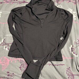 Lululemon Ribbed Cropped Pullover size M